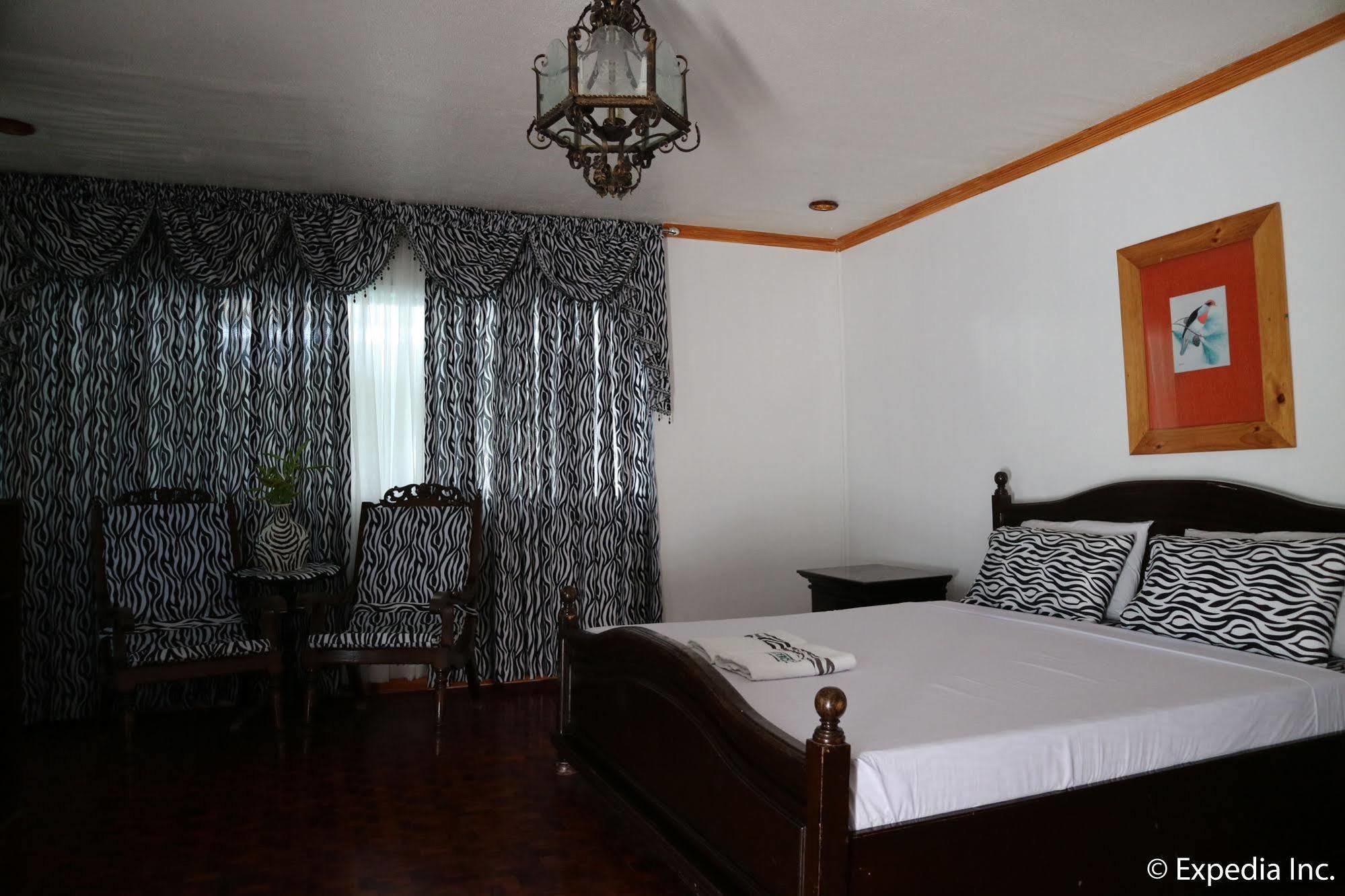 Residence Inn Tagaytay City Exterior photo