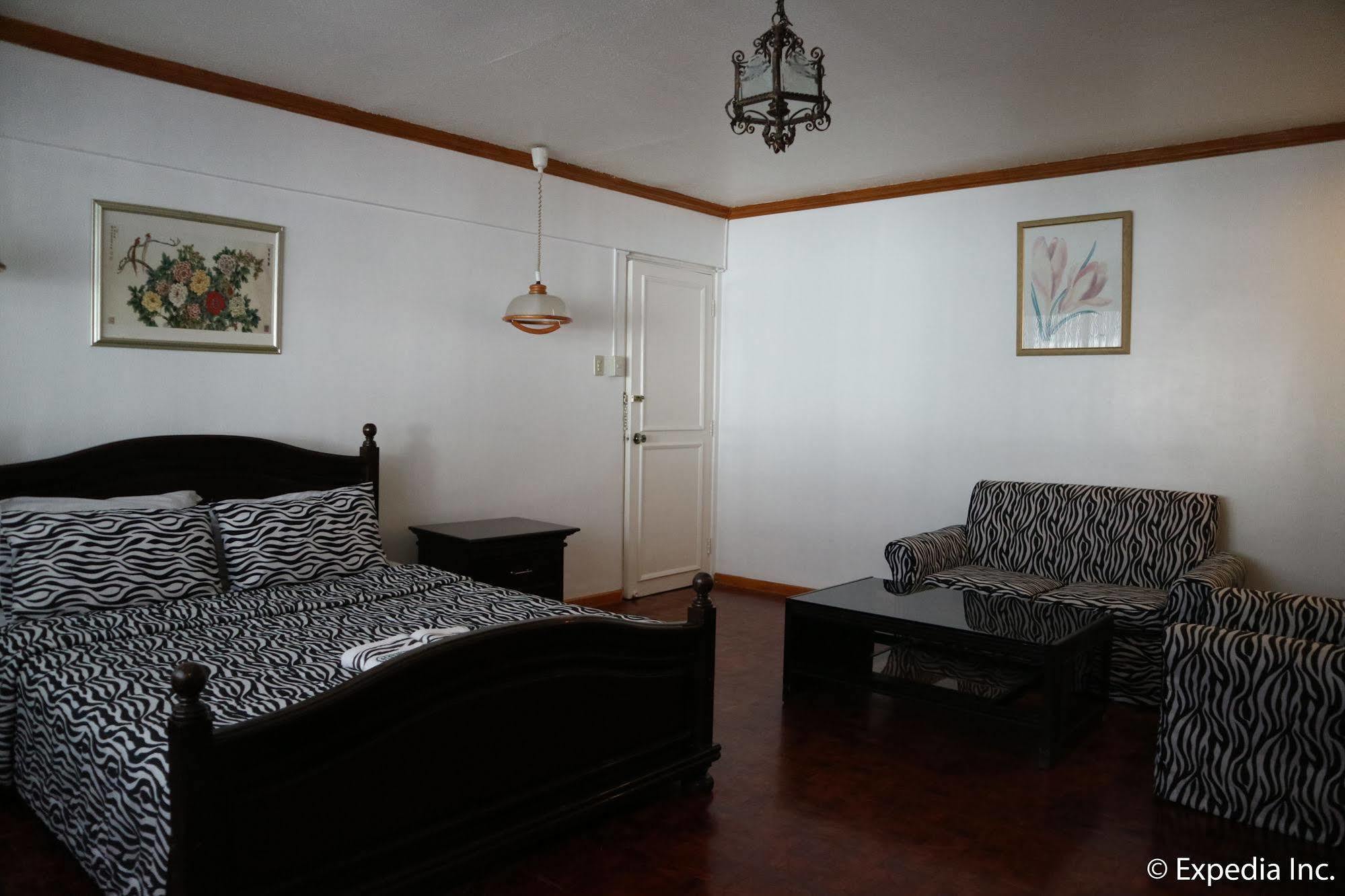 Residence Inn Tagaytay City Exterior photo